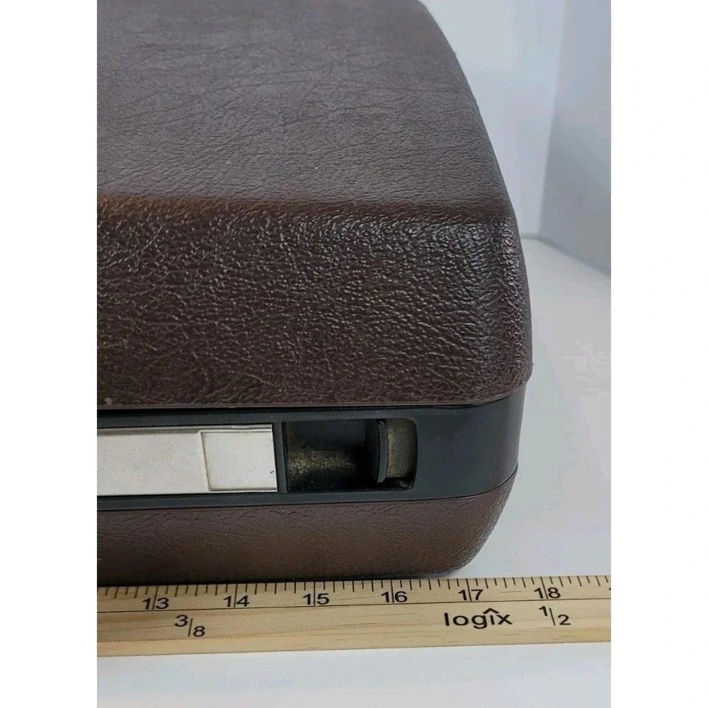 Vintage Samsonite Survivor Classic IV Brown Hard Shell Brief Case No keys